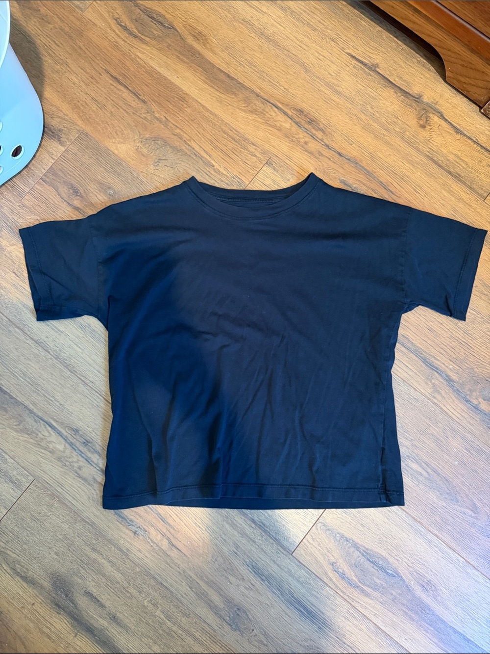 Christian Siriano Black Short-Sleeve Crew Crop Tee